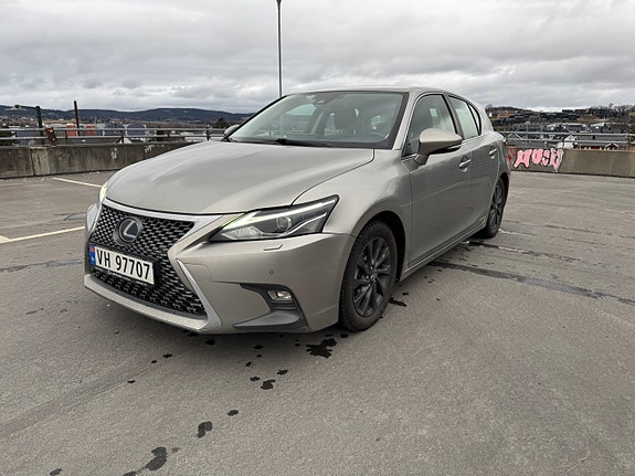 Lexus CT200h 3 of 30