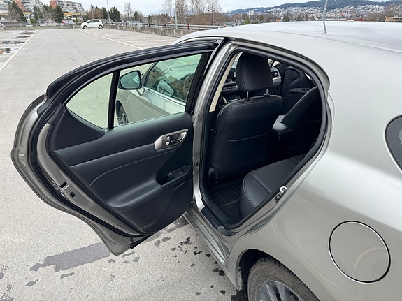 Lexus CT200h 7 of 30
