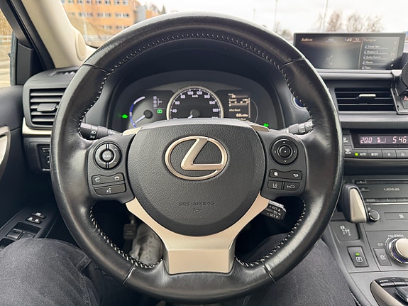 Lexus CT200h 23 of 30