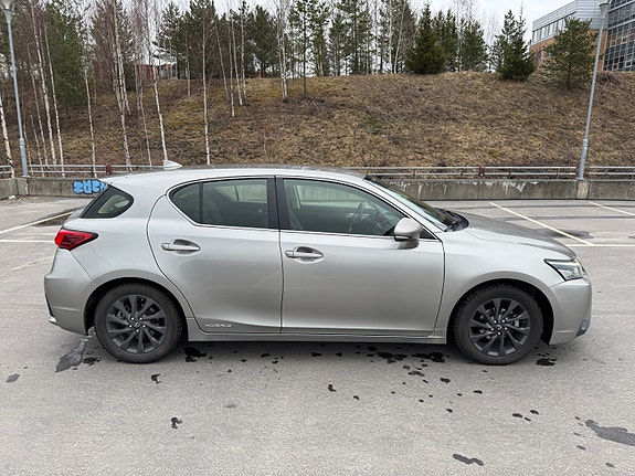 Lexus CT200h 19 of 30