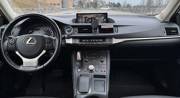 Lexus CT200h 22 of 30
