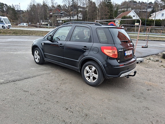 Suzuki SX4 6 of 11