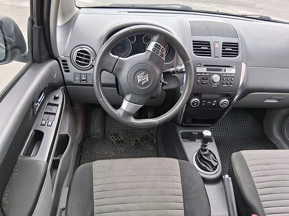 Suzuki SX4 7 of 11