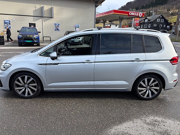 Volkswagen Touran 5 of 5