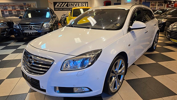 Opel Insignia 2 of 5