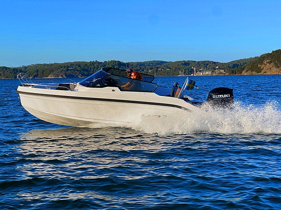 Nyhet HR6.3 BowRider. med Suzuki DF150APX. Båten står inne i vår salgshall 20 of 20