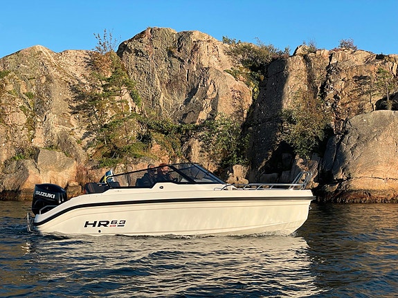 Nyhet HR6.3 BowRider. med Suzuki DF150APX. Båten står inne i vår salgshall 17 of 20