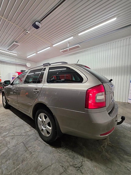 Skoda Octavia 3 of 5
