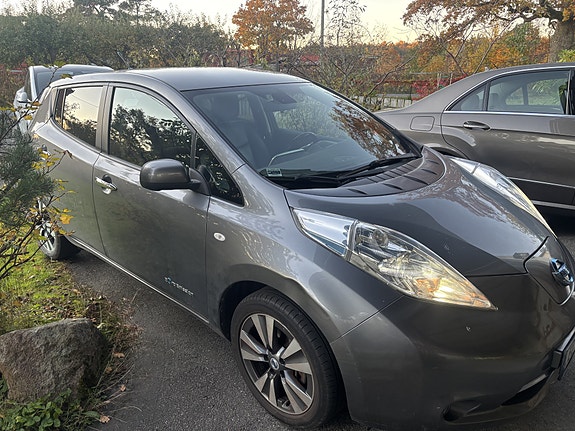 Nissan Leaf 2 of 6