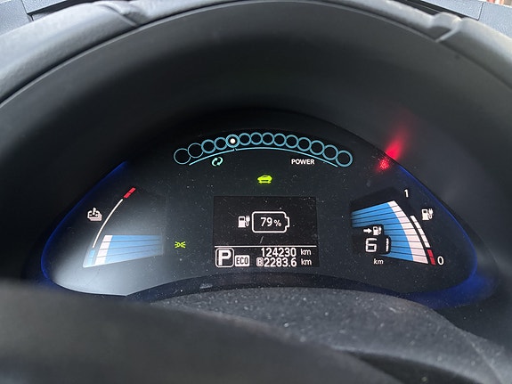 Nissan Leaf 3 of 6