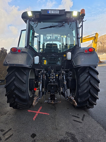 Valtra N92 5 of 30