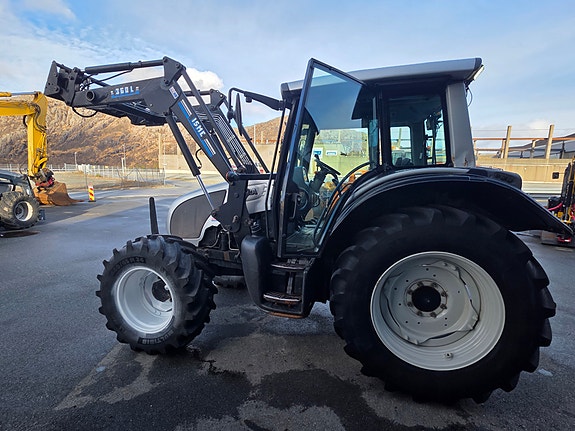 Valtra N92 6 of 30