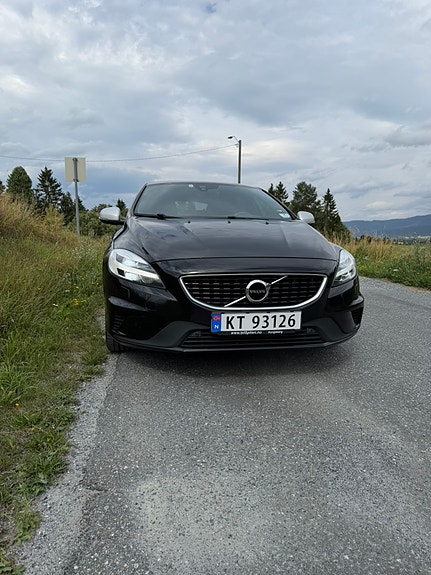 Volvo V40 2 of 13