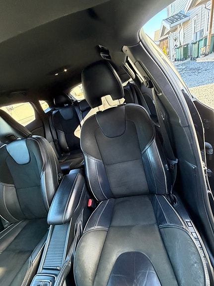 Volvo V40 8 of 13