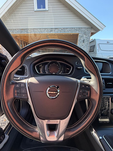 Volvo V40 9 of 13