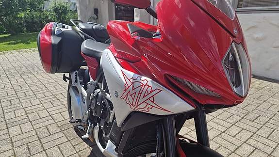 MV Agusta Turismo Veloce 800 3 of 5
