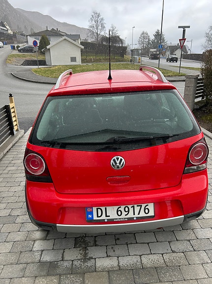 Volkswagen Polo 2 of 5