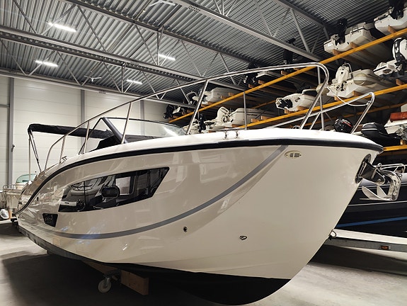 Som ny Quicksilver 875 m/ 2 X Mercury 225 V6 og mye utstyr til gunstig pris!