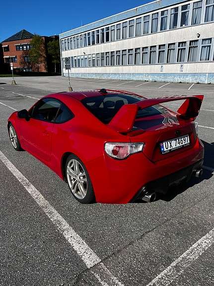 Toyota GT86 2 of 5