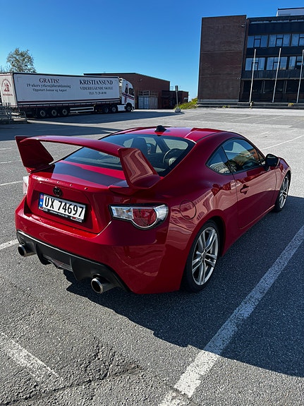 Toyota GT86 4 of 5