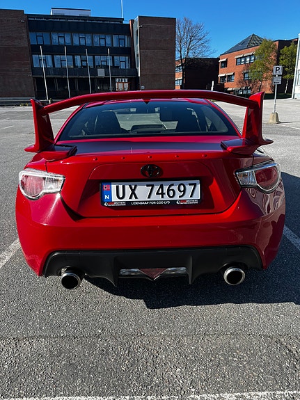 Toyota GT86 3 of 5