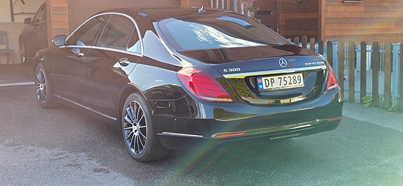 Mercedes-Benz S300 4 of 30