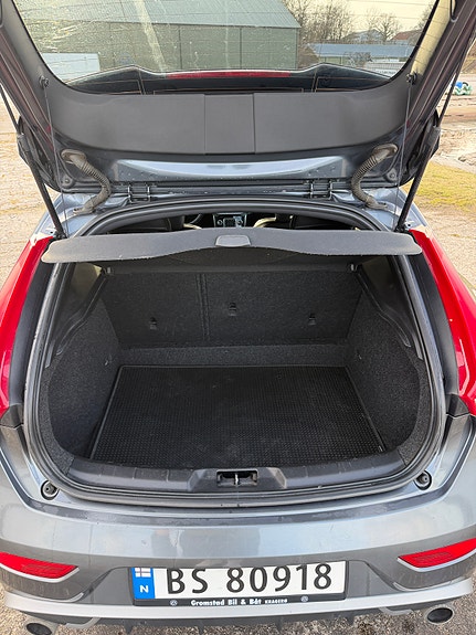 Volvo V40 9 of 10