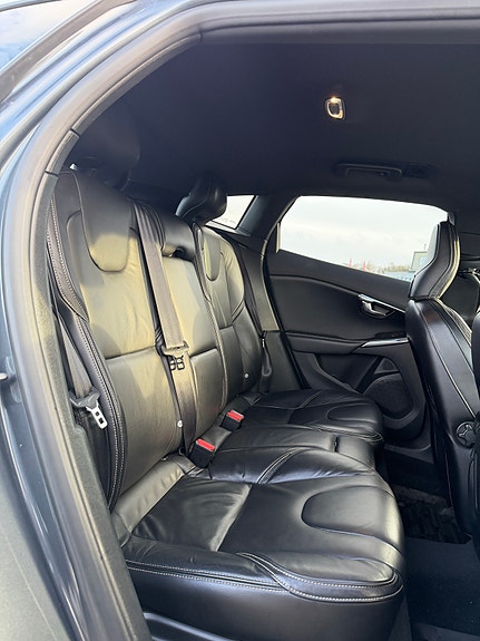 Volvo V40 8 of 10