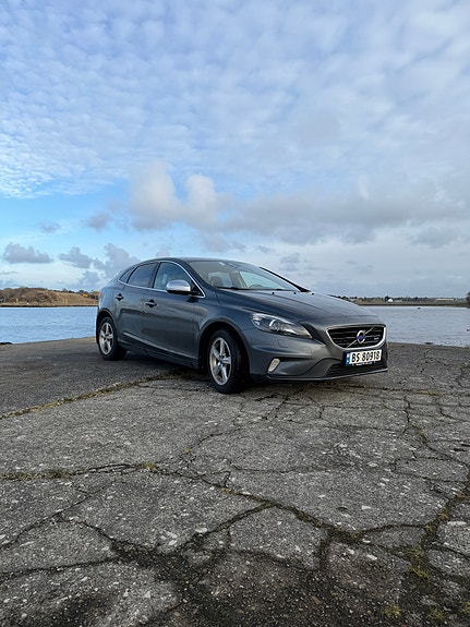 Volvo V40 3 of 5