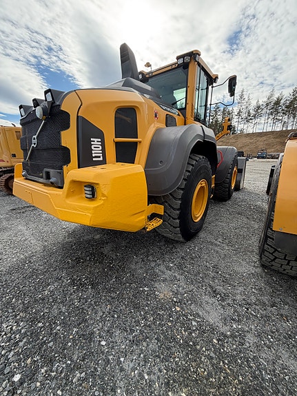Volvo L110H 3 of 9