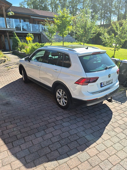 Volkswagen Tiguan 2 of 13