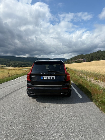 Volvo XC90 5 of 26