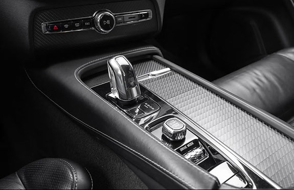 Volvo XC90 10 of 26