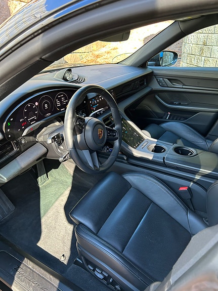 Porsche Taycan 4 of 22