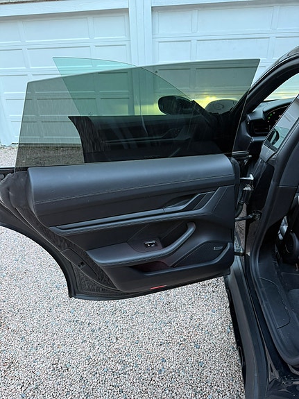 Porsche Taycan 9 of 22