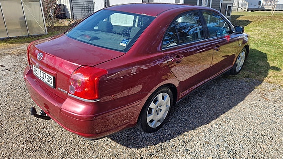 Toyota Avensis 3 of 5