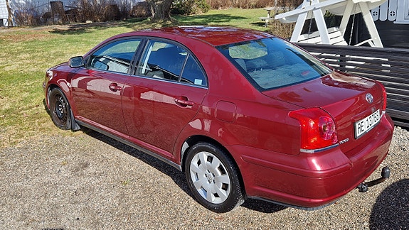 Toyota Avensis 4 of 5