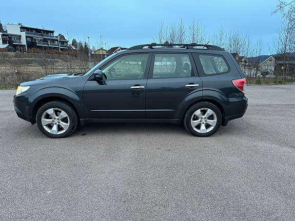 Subaru Forester 3 of 25
