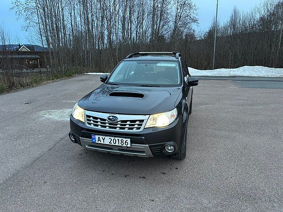 Subaru Forester 2 of 25
