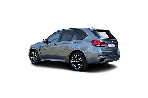 BMW X5 2 of 5