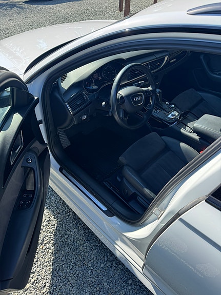 Audi A6 7 of 12