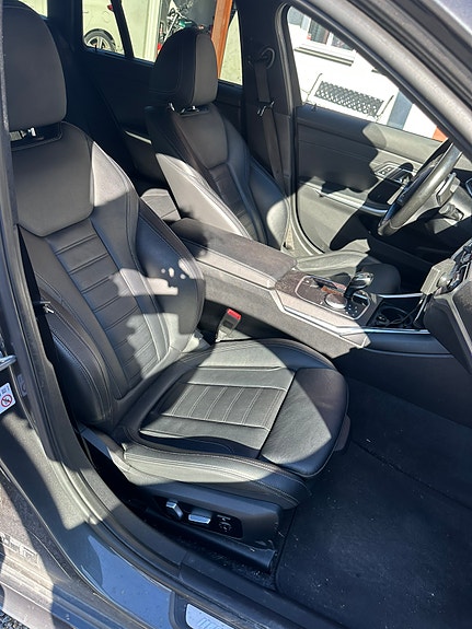 BMW 330e 12 of 27