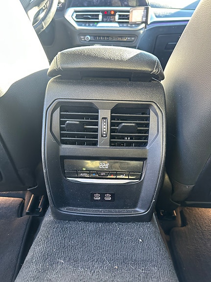 BMW 330e 19 of 27