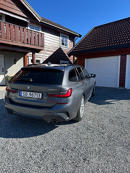 BMW 330e 5 of 27