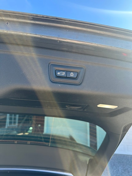 BMW 330e 9 of 27