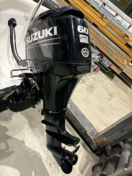 HR480BR med Suzuki DF60 14 of 16