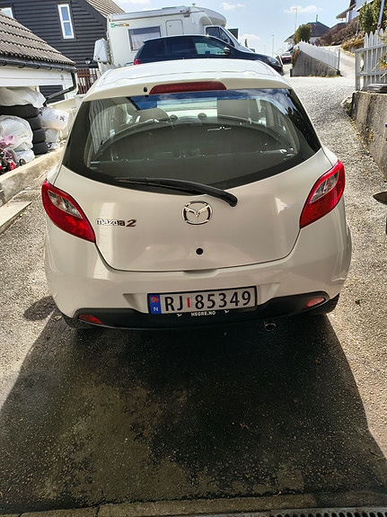 Mazda 2 2 of 5