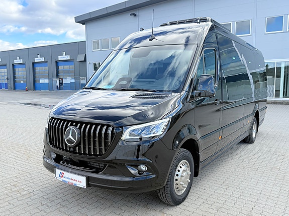 Mercedes-Benz Mercedes-Benz Sprinter 519 16+1 Godkjent for 2 rullestoler 2026 **LEVERINSKLAR** Pris kr 1359000+mva – På lager nå!