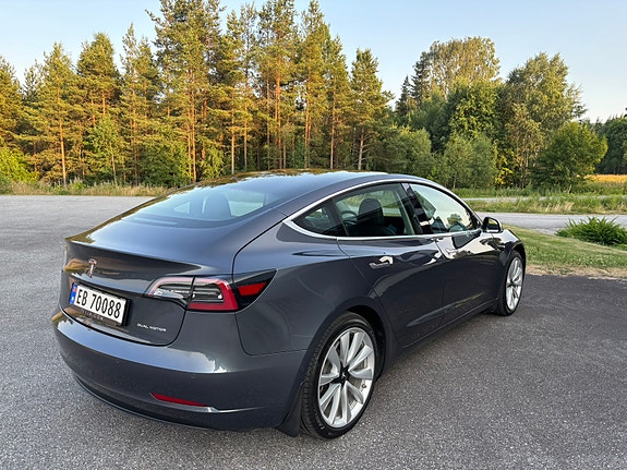 Tesla Model 3 5 of 25