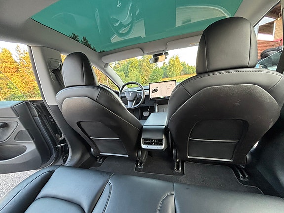 Tesla Model 3 14 of 25